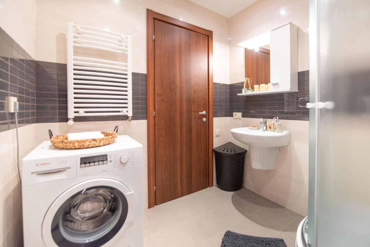 Gg Home - Cozy 2-Bedroom Apartment On Givi Kartozia Тбилиси Экстерьер фото