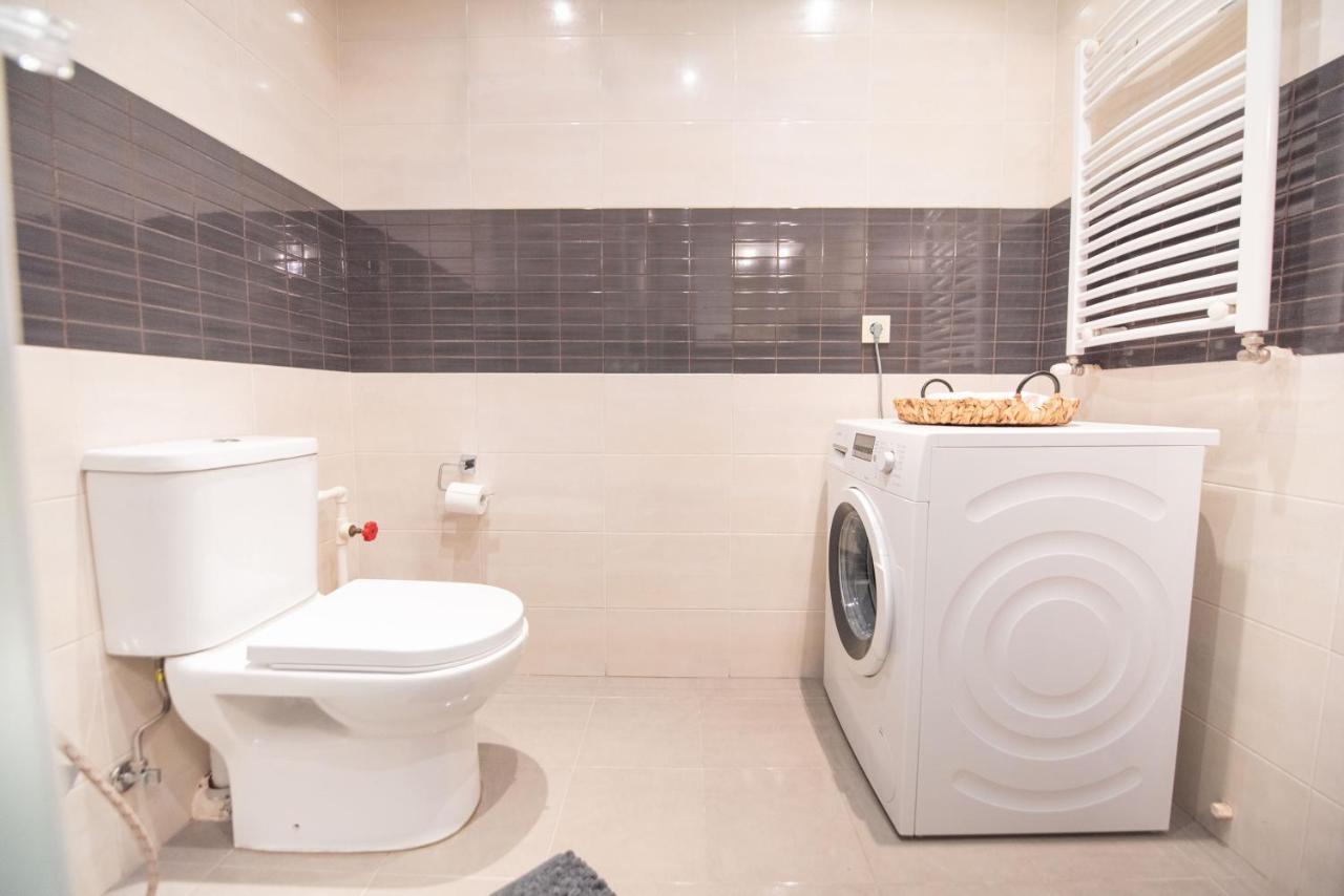 Gg Home - Cozy 2-Bedroom Apartment On Givi Kartozia Тбилиси Экстерьер фото